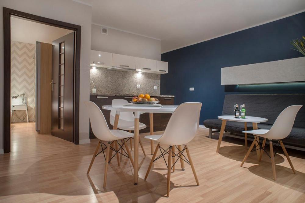 One-Bedroom Apartment,724283752:JPEG